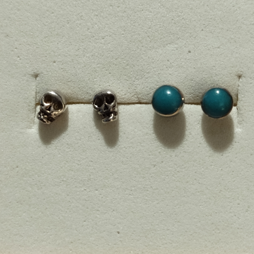 🇺🇸 Clearance 🇺🇸Two Pair Silver Tone Earrings